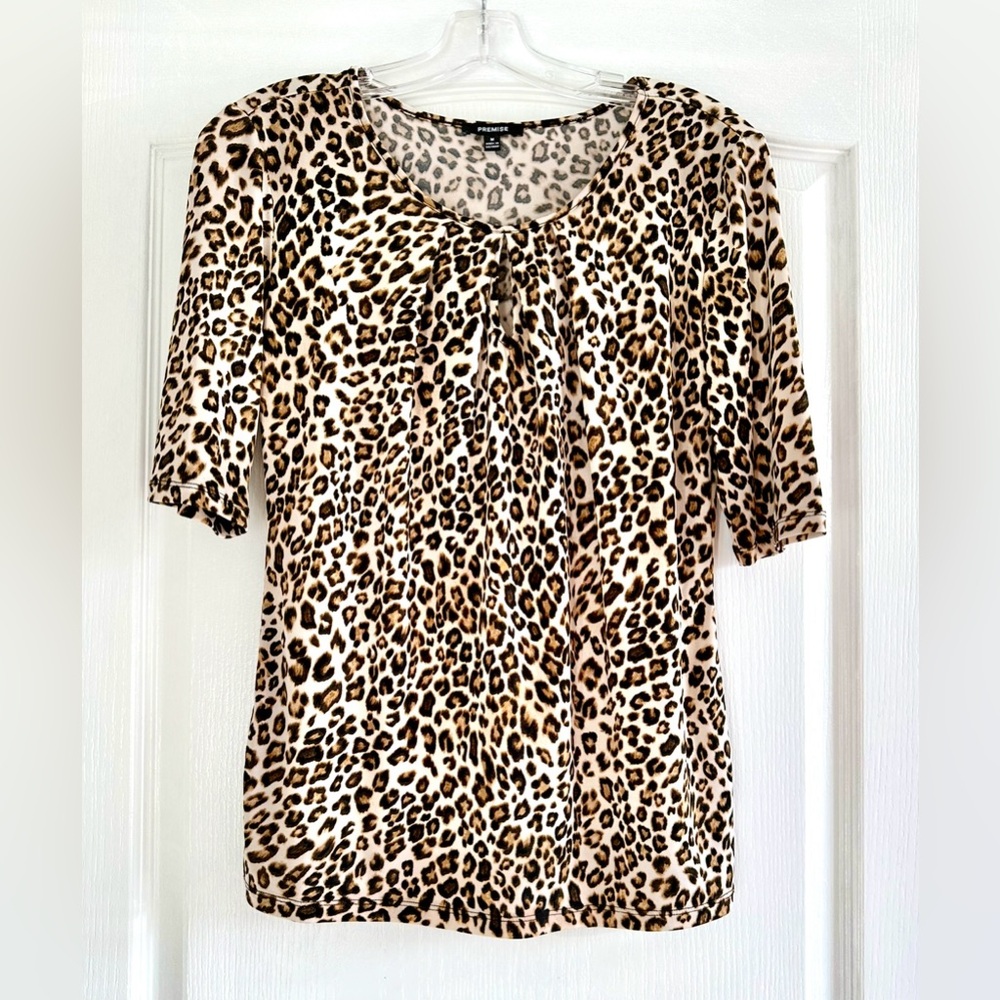 PREMISE LEOPARD PRINT WOMEN’S TOP- SIZE M